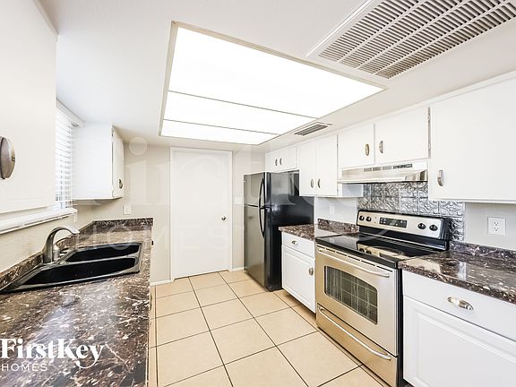 5th image of 4923 W Larkspur Dr