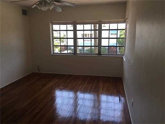 5th image of 86 Isle Of Venice Dr APT 5