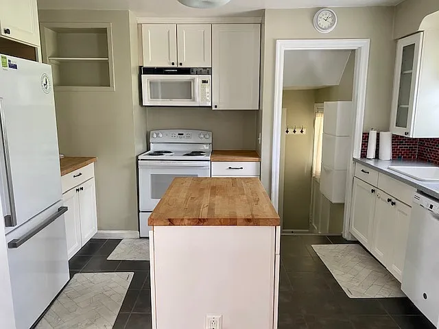 4 bed, 1180 sqft, $2,500 — Photo 4