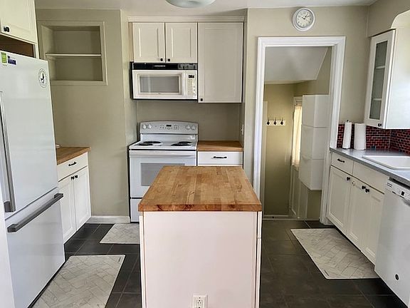 4th image of 6958 Roe St