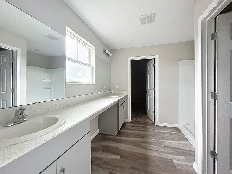 1404 Axel Cir — Photo 9