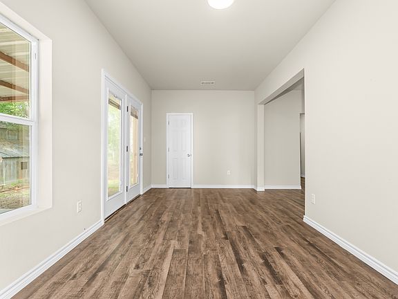 4th image of 606 & 608 Clark St