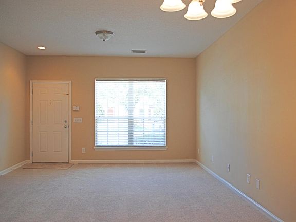 5th image of 3618 Summerlin Ln