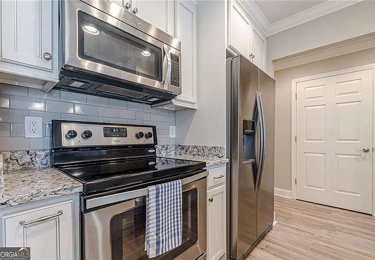 300 Johnson Ferry Rd NE #A610 — Photo 14