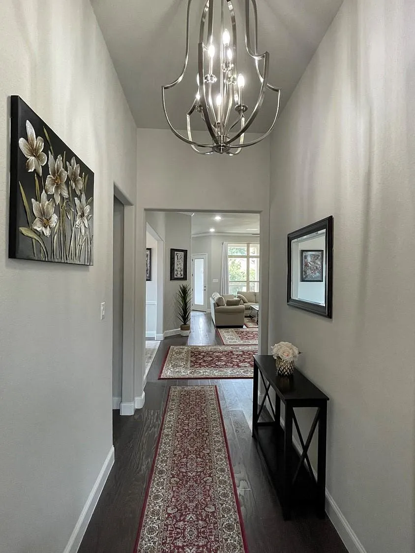 3 bed, 2.5 bath, 2562 sqft, $4,750 — Photo 3
