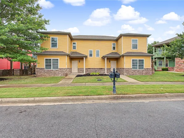 761 N Wordsworth Ln, Fayetteville, AR 72704