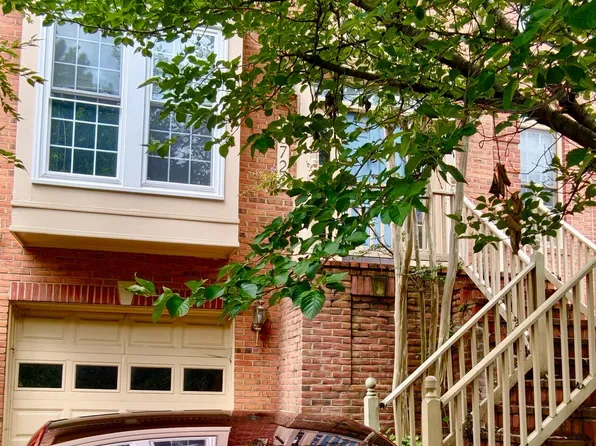 15726 Cherry Blossom Ln, Gaithersburg, MD 20878