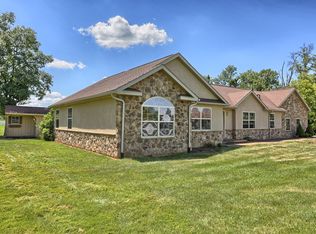 101 Manor Dr, Dillsburg, PA 17019