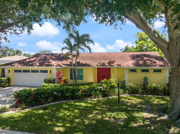 4662 Long Lake Dr, Sarasota, FL 34233