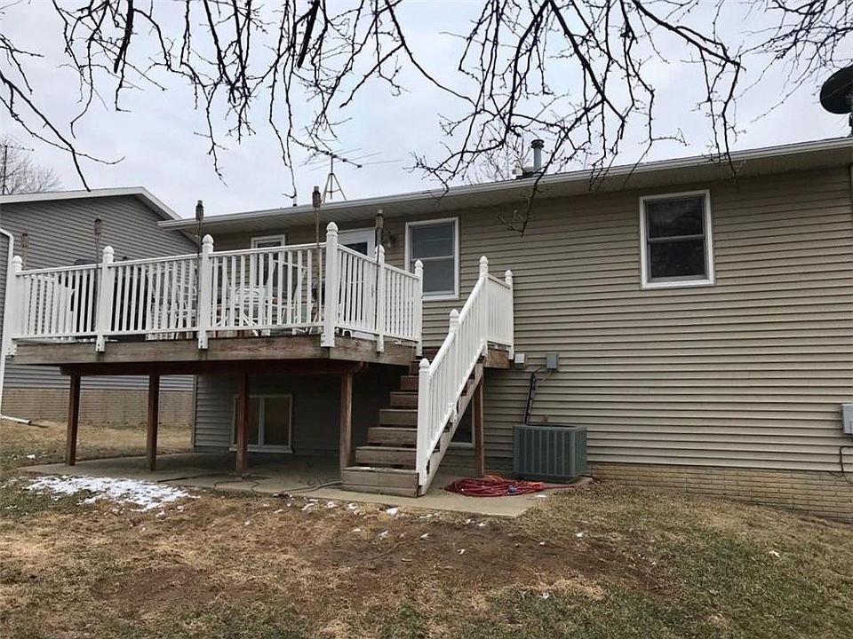 2nd image of 11 Brook Cir