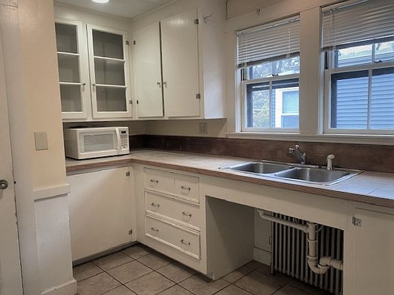 2nd image of 37 Pratt St #2