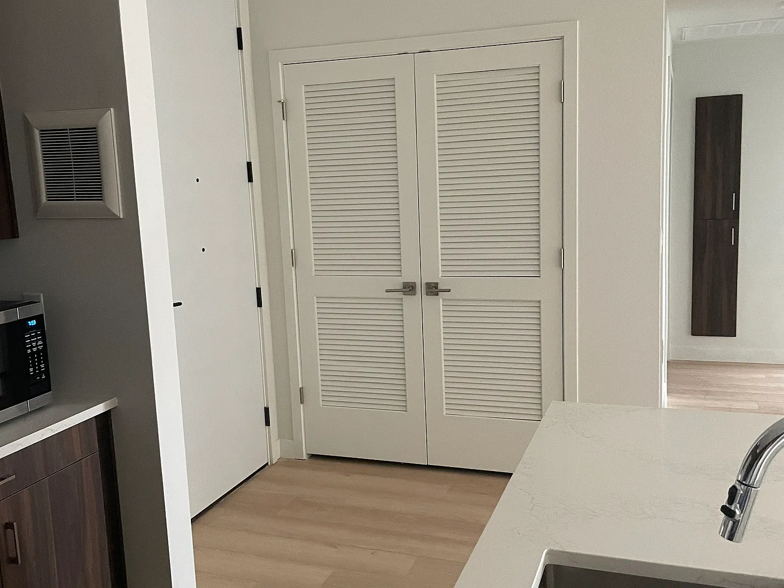 1 bed, 680 sqft, $1,300 — Photo 2