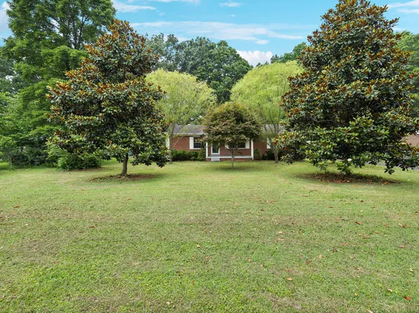 509 Crestwood Dr, Lafayette, TN 37083