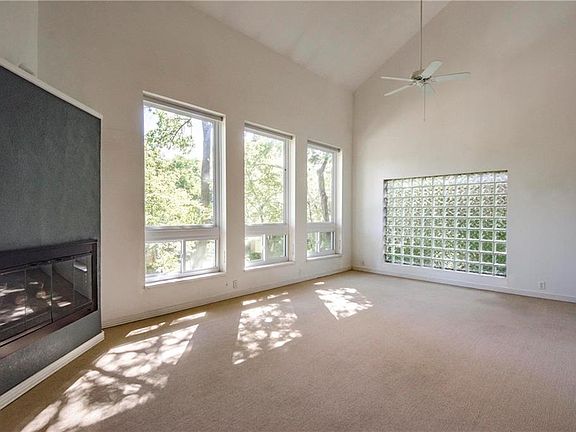 5th image of 825 Cherlyne Dr