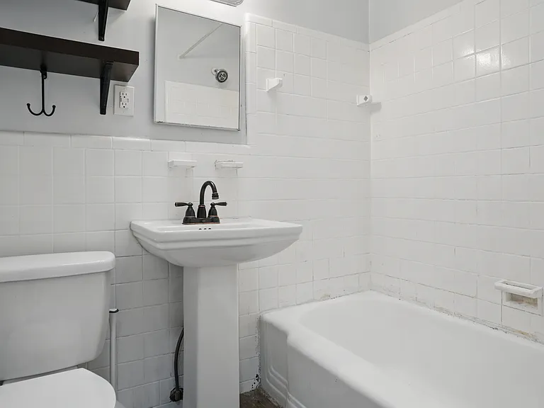 1452 Hellerman St #2 — Photo 14