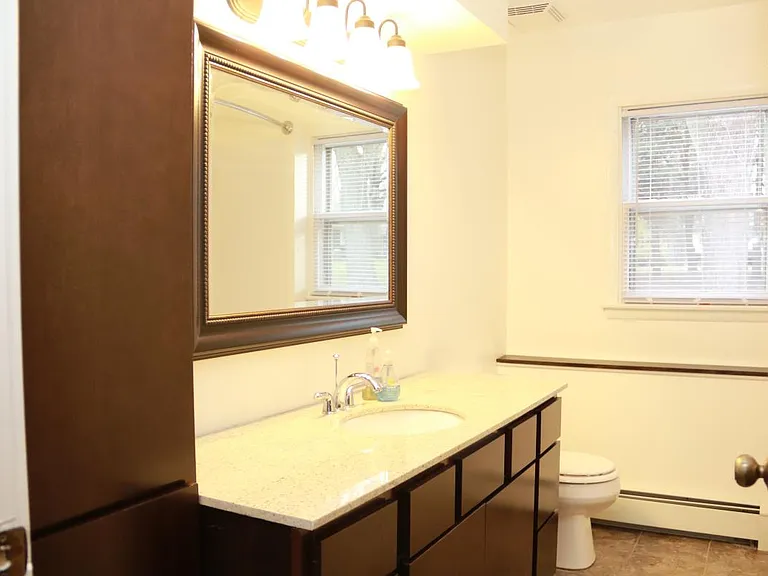 252 Marcus St SW — Photo 15