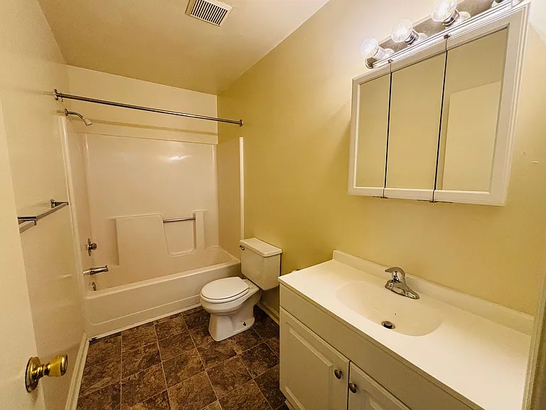 208 Pheasant Run Dr — Photo 12