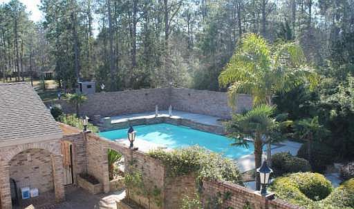 3rd image of 100 Ashwood Dr