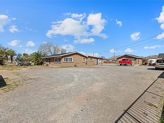 2nd image of 2176 N Christy Ln