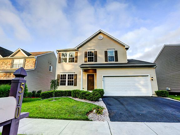 3rd image of 510 Toledo Ct