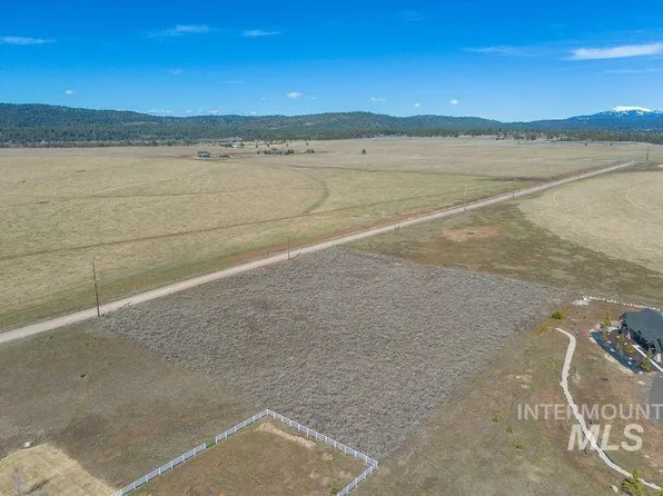 38 Nisula Rd, McCall, ID 83638