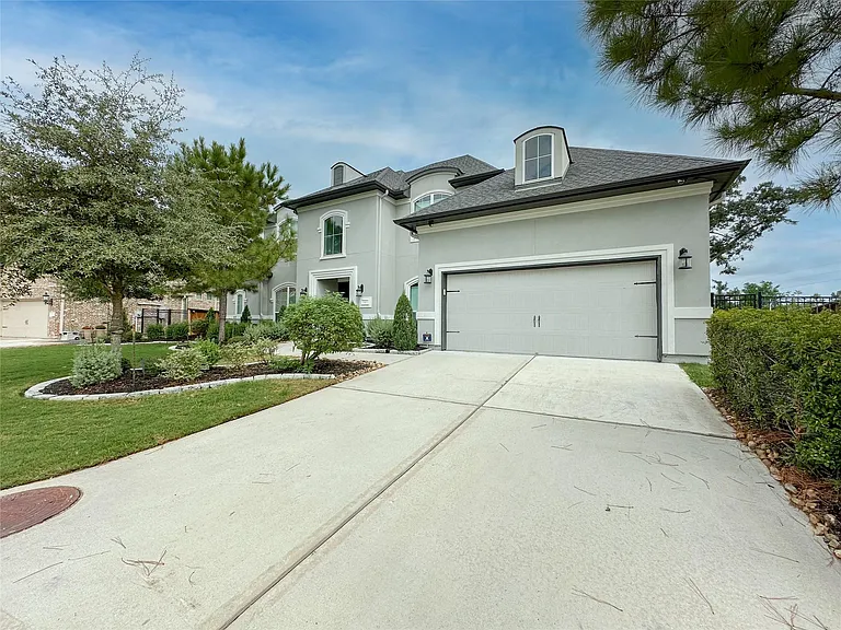 8543 Tynan Ridge Dr — Photo 1