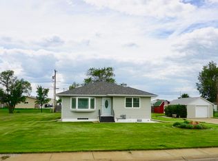 572 1st Ave SW, Dickinson, ND 58601
