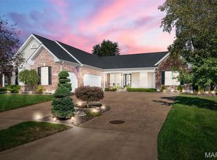 1053 Pearview Dr, Saint Peters, MO 63376
