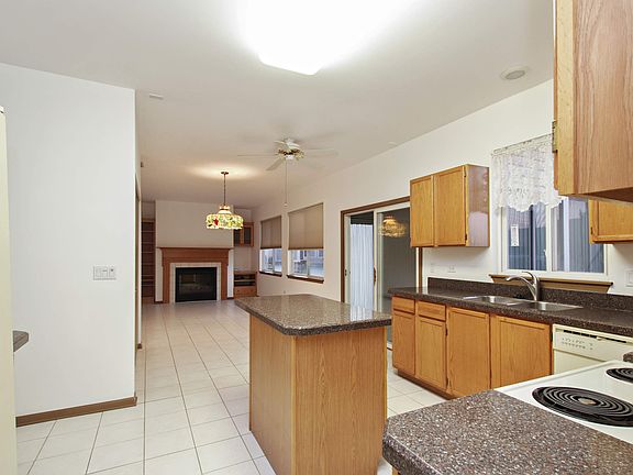 Kitchen / Breakfast Room