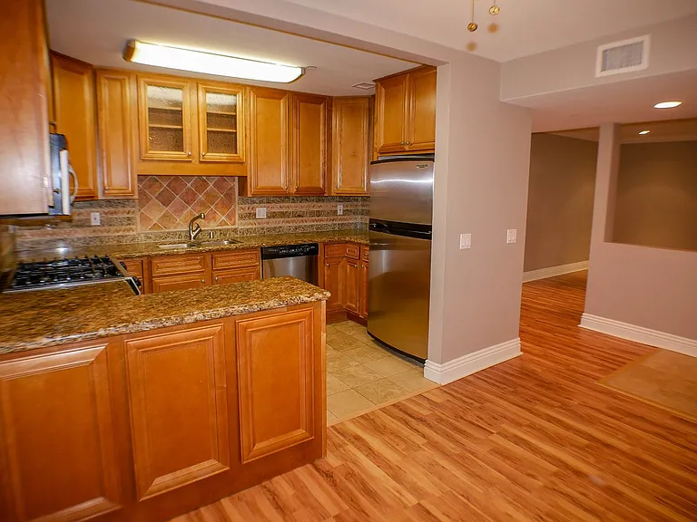 7509 Draper Ave #202 — Photo 7