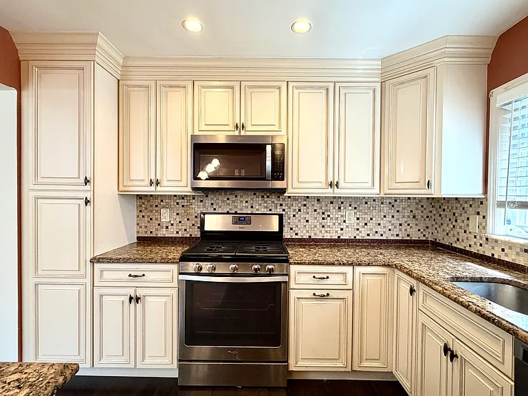 51 W 3rd St #1 — Photo 26
