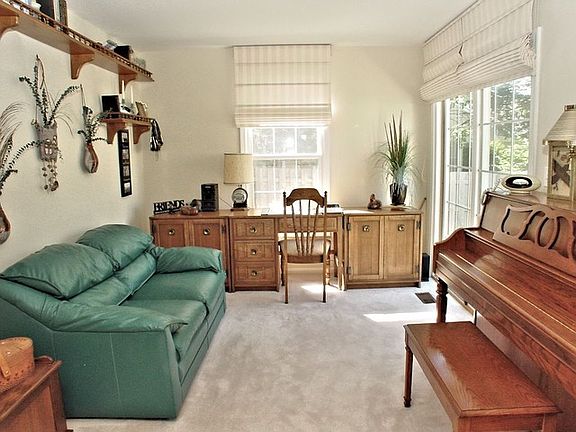 5th image of 528 Park Barrington Way