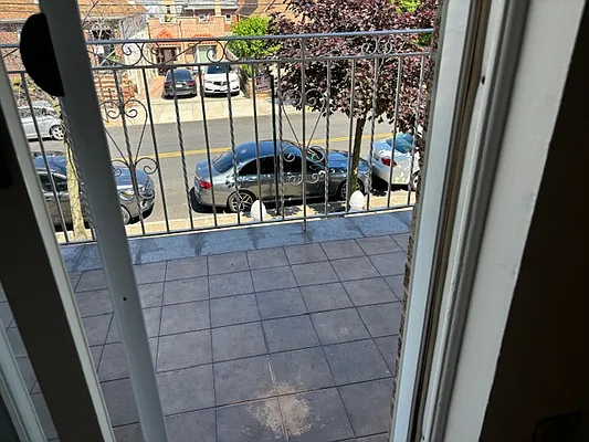 Rented by Alexiou Realty | media 12