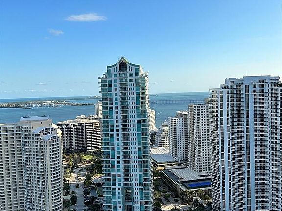 4th image of 325 Biscayne Blvd #4119