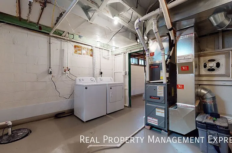 411 S Willow Ave — Photo 20