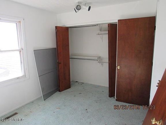 4th image of 11907 Oakland Dr