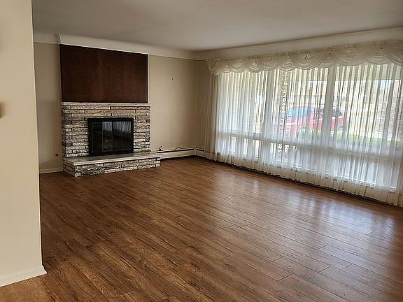 3rd image of 6641 Pierce Rd