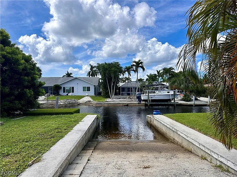 6187 Island Park Ct — Photo 13