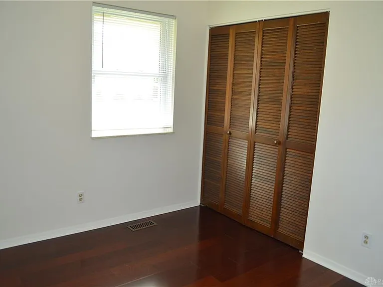 1280 Kentshire Dr — Photo 30