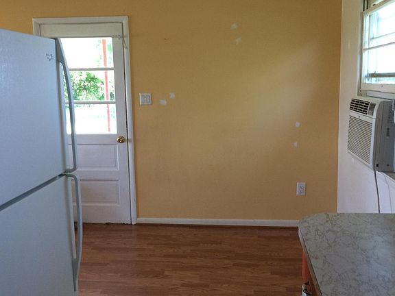 3rd image of 1717 Nottingham Dr