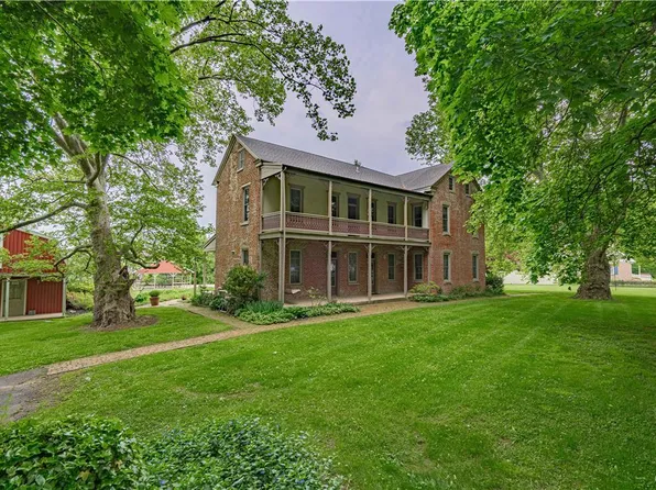 825 N Richmond St, Fleetwood, PA 19522