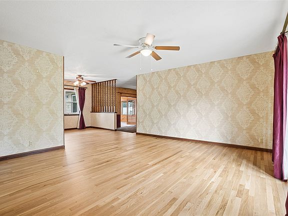 3rd image of 23 Clive Dr NW