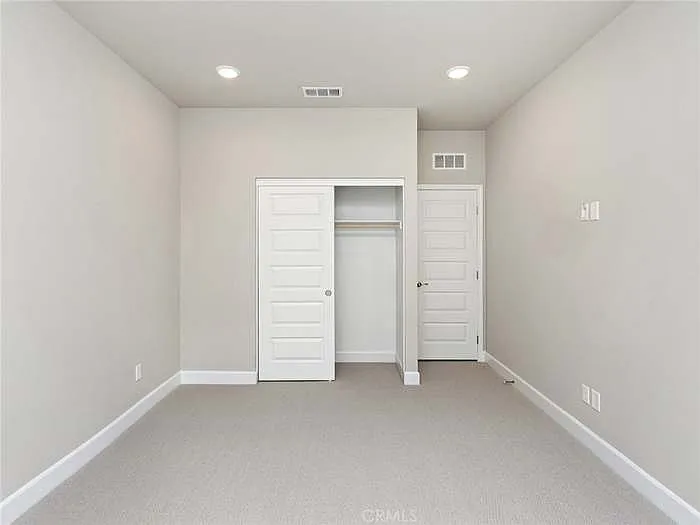 4 bed, 1913 sqft, $5,500 — Photo 4