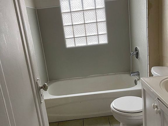 5th image of 3625 E 153rd St APT 1