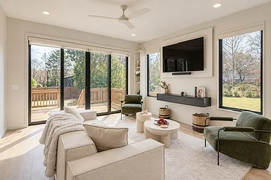 3 bed, 2.5 bath, 1998 sqft, $3,900 — Photo 3