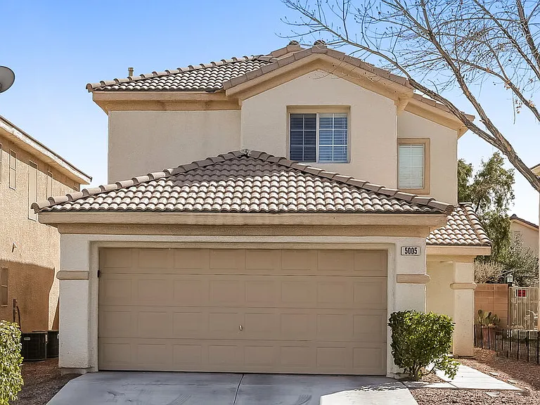5005 Glittering Star Ct — Photo 1