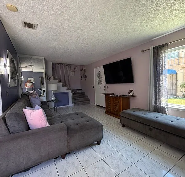 906 S Mountain Ave #A — Photo 9