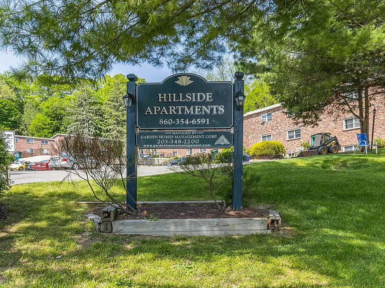 Hillside Apartments — Photo 15