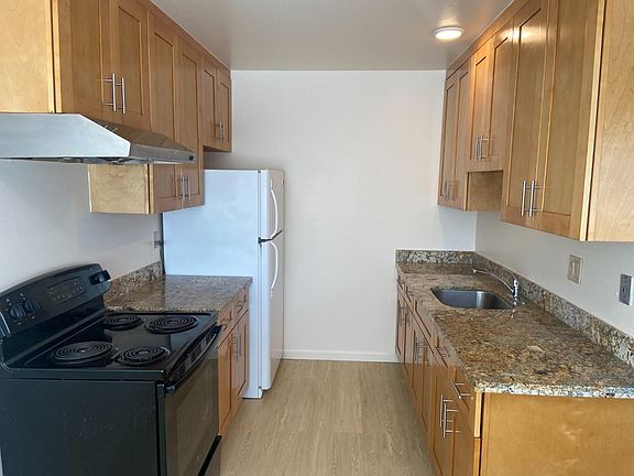 2nd image of 124 Santa Lucia Ave #6