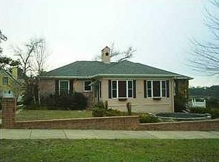 1st image of 2004 E Gadsden St